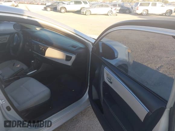 ✅ 2014 Toyota Corolla L • VIN: 2T1BURHE4EC063472 • Lot: 43637481. Wystawiony na IAAI z przebiegiem 218 823 mil. Bezpłatny archiwum sprzedaży aukcyjnych z USA i szczegółowy raport historii pojazdu na DreamBid. Zdjęcie 5.