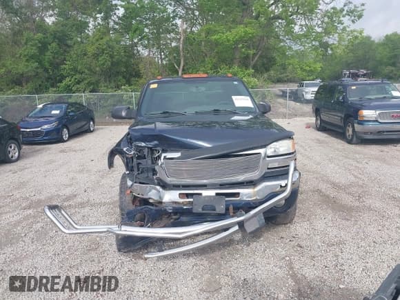 ✅ 2005 GMC Sierra 3500 DRW SL • VIN: 1GTHK33295F820562 • Lot: 42247435. Listed on IAAI with 185,087 mi. Free auction sales archive from the USA and detailed vehicle history report at DreamBid. Image 12.