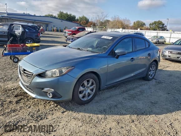 ✅ 2014 Mazda 3 i Sport • VIN: JM1BM1U71E1133412 • Lot: 94716165. Listed on Copart with 179,986 mi. Free auction sales archive from the USA and detailed vehicle history report at DreamBid. Image 1.