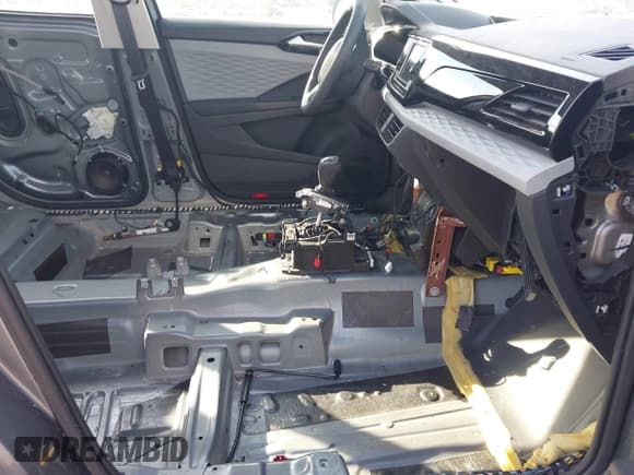 ✅ 2022 Volkswagen Taos S • VIN: 3VVCX7B26NM083360 • Lot: 43806336. Listed on IAAI with Not provided. Free auction sales archive from the USA and detailed vehicle history report at DreamBid. Image 5.