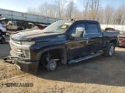 ✅ 2022 Chevrolet Silverado 2500HD High Country • VIN: 1GC4YREY8NF122025 • Lot: 92279435. Wystawiony na Copart z przebiegiem 17 312 mil. Bezpłatny archiwum sprzedaży aukcyjnych z USA i szczegółowy raport historii pojazdu na DreamBid. Zdjęcie 1.