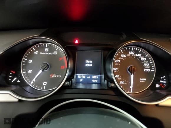 ✅ 2012 Audi S5 Premium Plus • VIN: WAUCVAFR4CA001187 • Лот: 67850945. Опубликован ранее на Copart с пробегом 107 183 миль. Бесплатный доступ к архиву аукционных продаж из США и подробный отчёт об истории автомобиля на DreamBid. Изображение 9.