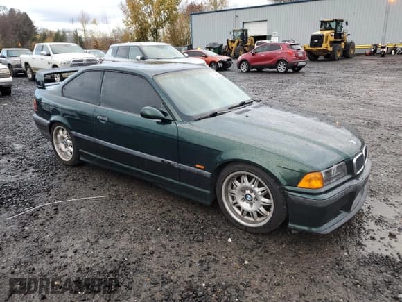 ✅ 1998 BMW 3 Series M3 • VIN: WBSBG933XWEY79977 • Лот: 81644094. Опубликован ранее на Copart с пробегом 158 898 миль. Бесплатный доступ к архиву аукционных продаж из США и подробный отчёт об истории автомобиля на DreamBid. Изображение 4.
