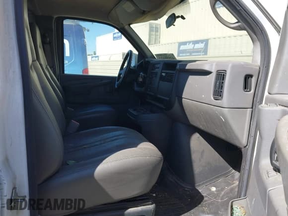 ✅ 2005 Chevrolet Express Cargo • VIN: 1GCGG25V551234534 • Лот: 42930433. Опубликован ранее на IAAI с пробегом 42 013 миль. Бесплатный доступ к архиву аукционных продаж из США и подробный отчёт об истории автомобиля на DreamBid. Изображение 5.