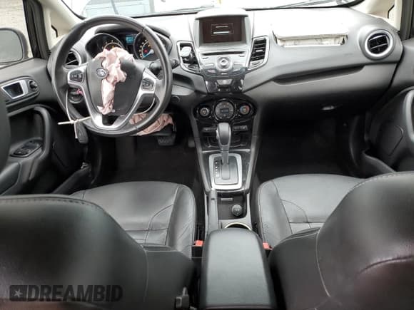 ✅ 2015 Ford Fiesta Titanium • VIN: 3FADP4CJ4FM198201 • Lot: 61480925. Wystawiony na Copart z przebiegiem 143 890 mil. Bezpłatny archiwum sprzedaży aukcyjnych z USA i szczegółowy raport historii pojazdu na DreamBid. Zdjęcie 8.