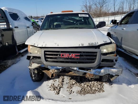 ✅ 2006 GMC Sierra 1500 • VIN: 1GTJC33U46F127819 • Lot: 88531945. Wystawiony na Copart z przebiegiem 276 975 mil. Bezpłatny archiwum sprzedaży aukcyjnych z USA i szczegółowy raport historii pojazdu na DreamBid. Zdjęcie 5.
