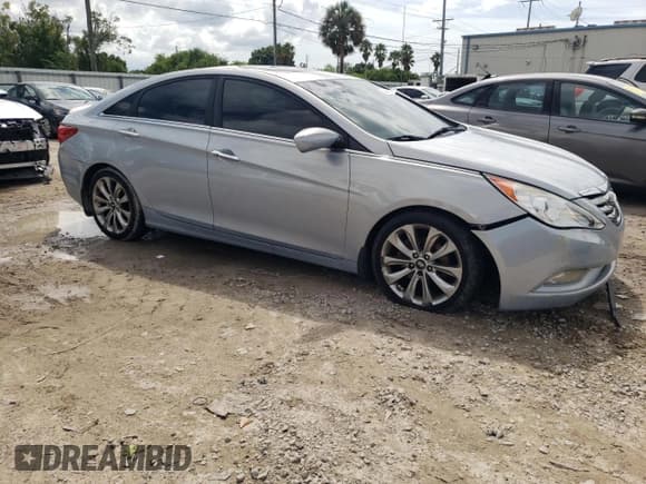 ✅ 2012 Hyundai Sonata SE • VIN: 5NPEC4AC0CH419289 • Lot: 70983544. Listed on Copart with 132,678 mi. Free auction sales archive from the USA and detailed vehicle history report at DreamBid. Image 4.