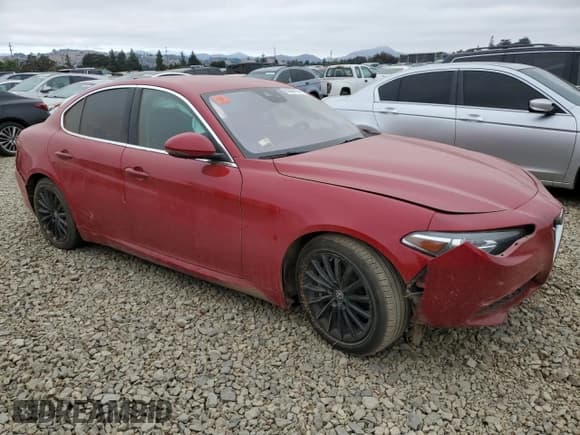 ✅ 2021 Alfa Romeo Giulia • VIN: ZARFAMAN9M7648254 • Lot: 80359155. Listed on Copart with 59,323 mi. Free auction sales archive from the USA and detailed vehicle history report at DreamBid. Image 4.