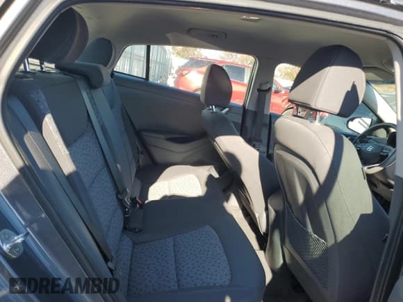 ✅ 2017 Hyundai Ioniq Blue • VIN: KMHC65LC9HU058073 • Lot: 79662114. Wystawiony na Copart z przebiegiem 96 945 mil. Bezpłatny archiwum sprzedaży aukcyjnych z USA i szczegółowy raport historii pojazdu na DreamBid. Zdjęcie 10.