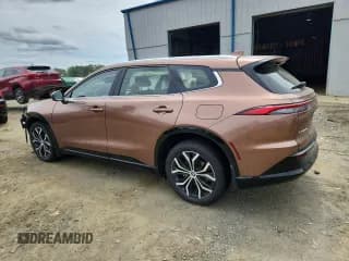 ✅ 2025 Toyota Crown XLE • VIN: JTDACAAJ1S3003550 • Лот: 64599835. Опубликован ранее на Copart с пробегом 25 268 миль. Бесплатный доступ к архиву аукционных продаж из США и подробный отчёт об истории автомобиля на DreamBid. Изображение 2.