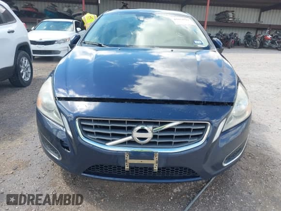 ✅ 2012 Volvo S60 T5 • VIN: YV1622FS1C2057349 • Lot: 43264522. Wystawiony na IAAI z przebiegiem 175 187 mil. Bezpłatny archiwum sprzedaży aukcyjnych z USA i szczegółowy raport historii pojazdu na DreamBid. Zdjęcie 6.