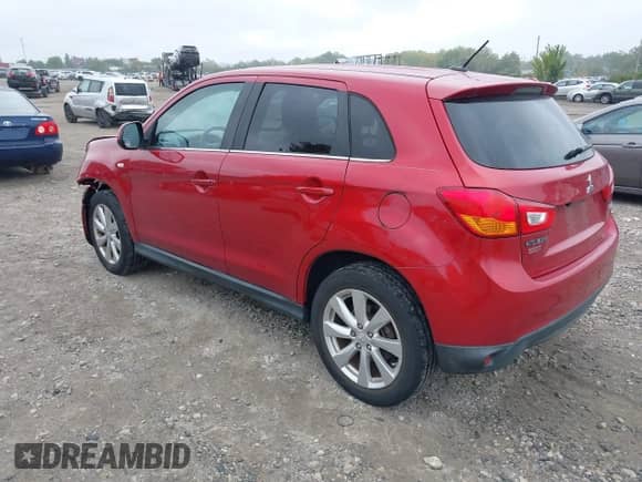 2014 Mitsubishi Outlander SE z VIN 4A4AR4AUXEE031052, wystawiony jako IAAI lot #43180520 z przebiegiem 67 892 mil mil oraz . Historia ofert i sprzedaży dostępna na DreamBid. Obrazek 3.