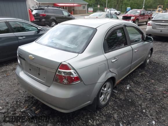 ✅ 2009 Chevrolet Aveo 2LT • VIN: KL1TG56E09B382175 • Lot: 42346876. Listed on IAAI with 136,344 mi. Free auction sales archive from the USA and detailed vehicle history report at DreamBid. Image 4.