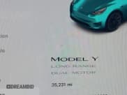 ✅ 2022 Tesla Model Y Long Range • VIN: 7SAYGAEE0NF538282 • Lot: 40826070. Wystawiony na IAAI z przebiegiem 35 231 mil. Bezpłatny archiwum sprzedaży aukcyjnych z USA i szczegółowy raport historii pojazdu na DreamBid. Zdjęcie 7.