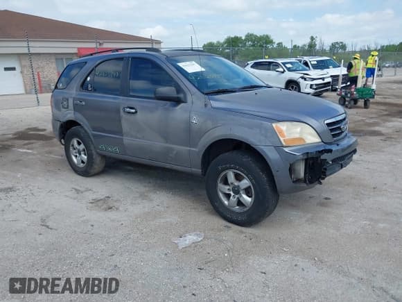 ✅ 2008 Kia Sorento LX • VIN: KNDJC735085806978 • Lot: 42623397. Wystawiony na IAAI z przebiegiem 247 461 mil. Bezpłatny archiwum sprzedaży aukcyjnych z USA i szczegółowy raport historii pojazdu na DreamBid. Zdjęcie 1.