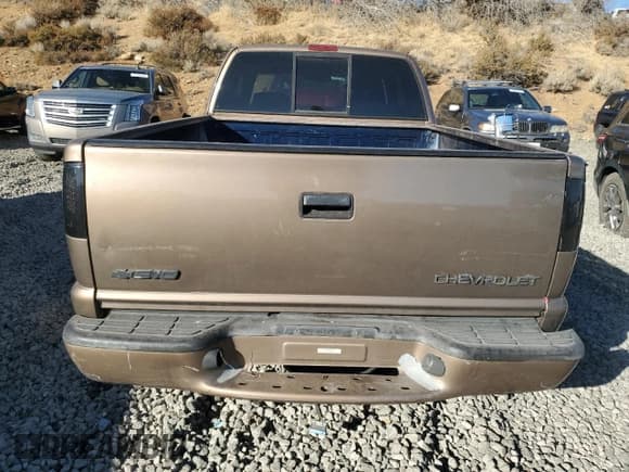 ✅ 2003 Chevrolet S-10 • VIN: 1GCDT19X438166932 • Лот: 79707374. Опубликован ранее на Copart с пробегом 343 046 миль. Бесплатный доступ к архиву аукционных продаж из США и подробный отчёт об истории автомобиля на DreamBid. Изображение 10.