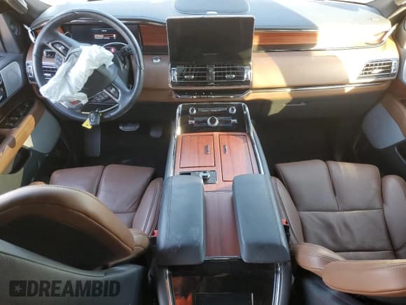 ✅ 2024 Lincoln Navigator Reserve • VIN: 5LMJJ2LG5REL17285 • Лот: 87199855. Опубликован ранее на Copart с пробегом 10 329 миль. Бесплатный доступ к архиву аукционных продаж из США и подробный отчёт об истории автомобиля на DreamBid. Изображение 8.