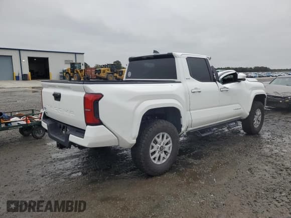 ✅ 2024 Toyota Tacoma SR5 • VIN: 3TYLB5JN3RT053904 • Lot: 82742585. Listed on Copart with 8,942 mi. Free auction sales archive from the USA and detailed vehicle history report at DreamBid. Image 3.