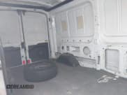 ✅ 2018 Ford Transit • VIN: 1FTYE2CM4JKB39827 • Lot: 42747874. Wystawiony na IAAI z przebiegiem 208 946 mil. Bezpłatny archiwum sprzedaży aukcyjnych z USA i szczegółowy raport historii pojazdu na DreamBid. Zdjęcie 8.