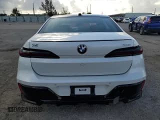 ✅ 2023 BMW 7 Series 740i • VIN: WBA23EH08PCM87679 • Lot: 59995364. Wystawiony na Copart z przebiegiem Nie podano. Bezpłatny archiwum sprzedaży aukcyjnych z USA i szczegółowy raport historii pojazdu na DreamBid. Zdjęcie 6.