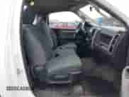 2016 Ram 1500 Tradesman z VIN 3C6JR6DT7GG285374, wystawiony jako IAAI lot #42600320 z przebiegiem 112 185 mil mil oraz . Historia ofert i sprzedaży dostępna na DreamBid. Obrazek 8.