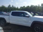 ✅ 2018 Toyota Tacoma SR5 • VIN: 3TMDZ5BN0JM041160 • Лот: 42571752. Опубликован ранее на IAAI с пробегом 106 989 миль. Бесплатный доступ к архиву аукционных продаж из США и подробный отчёт об истории автомобиля на DreamBid. Изображение 13.