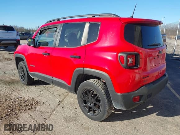 ✅ 2020 Jeep Renegade Latitude • VIN: ZACNJBBB2LPL33101 • Lot: 43645678. Listed on IAAI with Not provided. Free auction sales archive from the USA and detailed vehicle history report at DreamBid. Image 3.