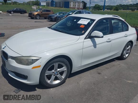 ✅ 2012 BMW 3 Series 328i • VIN: WBA3A5G53CNN65775 • Lot: 42970767. Listed on IAAI with 178,227 mi. Free auction sales archive from the USA and detailed vehicle history report at DreamBid. Image 17.