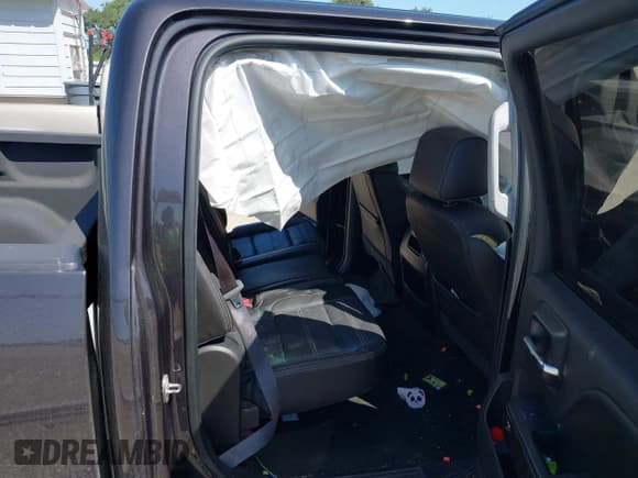 ✅ 2016 GMC Sierra 1500 Denali • VIN: 3GTP1PEC3GG190647 • Lot: 41933094. Listed on IAAI with 161,125 mi. Free auction sales archive from the USA and detailed vehicle history report at DreamBid. Image 8.