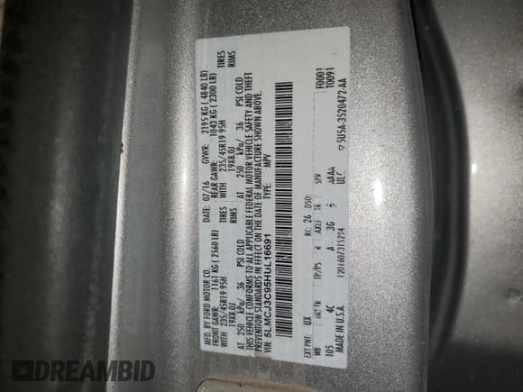 ✅ 2017 Lincoln MKC Reserve • VIN: 5LMCJ3C95HUL16691 • Lot: 60919875. Wystawiony na Copart z przebiegiem 100 130 mil. Bezpłatny archiwum sprzedaży aukcyjnych z USA i szczegółowy raport historii pojazdu na DreamBid. Zdjęcie 13.