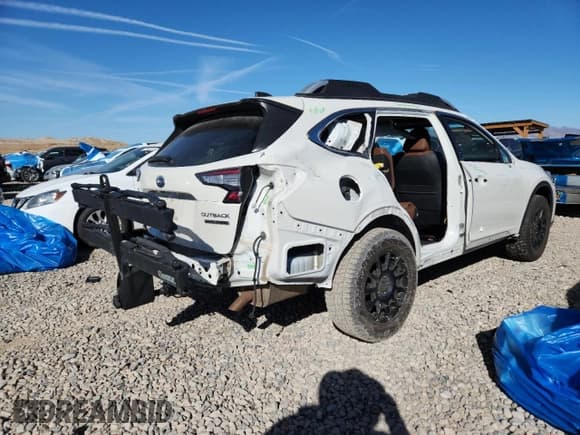 ✅ 2020 Subaru Outback Touring XT • VIN: 4S4BTGPD3L3175021 • Lot: 84466675. Listed on Copart with 33,584 mi. Free auction sales archive from the USA and detailed vehicle history report at DreamBid. Image 3.