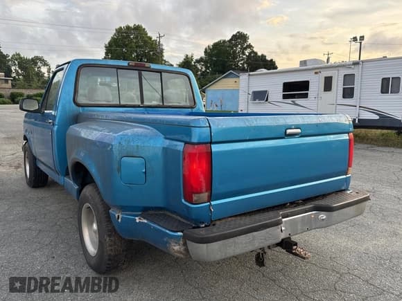 ✅ 1994 Ford F-150 • VIN: 1FTEF15N1RKA08348 • Лот: 61273695. Опубликован ранее на Copart с пробегом 231 145 миль. Бесплатный доступ к архиву аукционных продаж из США и подробный отчёт об истории автомобиля на DreamBid. Изображение 3.