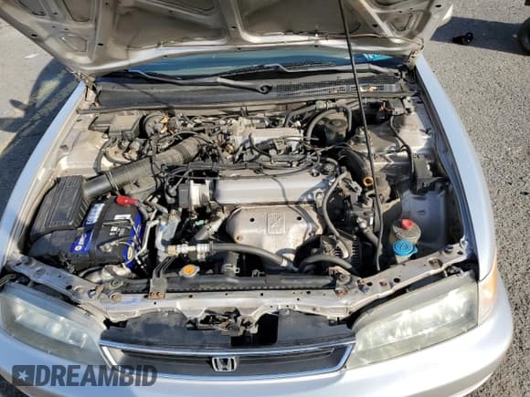 ✅ 1997 Honda Accord LX • VIN: 1HGCE1823VA009157 • Lot: 81479684. Listed on Copart with 169,526 mi. Free auction sales archive from the USA and detailed vehicle history report at DreamBid. Image 11.