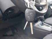 ✅ 2013 Ford Fiesta SE • VIN: 3FADP4BJ4DM136537 • Lot: 43753967. Wystawiony na IAAI z przebiegiem 90 623 mil. Bezpłatny archiwum sprzedaży aukcyjnych z USA i szczegółowy raport historii pojazdu na DreamBid. Zdjęcie 11.