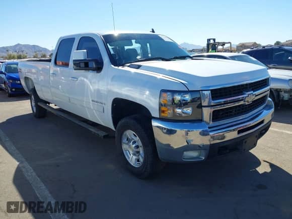 2008 Chevrolet Silverado 3500HD SRW LTZ with VIN 1GCHK33658F172919, listed as a IAAI auction lot 41622999 with 235,636 mi miles and . Bid and sale history available at DreamBid. Image 1.