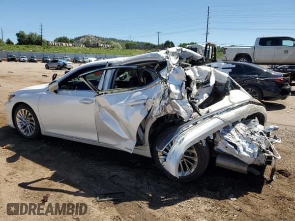 ✅ 2021 Lexus ES 300h Luxury • VIN: 58AEA1C15MU007901 • Lot: 61767365. Wystawiony na Copart z przebiegiem 39 128 mil. Bezpłatny archiwum sprzedaży aukcyjnych z USA i szczegółowy raport historii pojazdu na DreamBid. Zdjęcie 2.