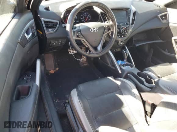 2016 Hyundai Veloster Turbo with VIN KMHTC6AE2GU302101, listed as a Copart auction lot 85471015 with 61,638 mi miles and Salvage title. Bid and sale history available at DreamBid. Image 8.