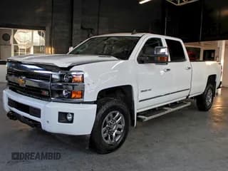 ✅ 2016 Chevrolet Silverado 3500HD LTZ • VIN: 1GC4K0C86GF201664 • Лот: 95964955. Опубликован ранее на Copart с пробегом 138 332 миль. Бесплатный доступ к архиву аукционных продаж из США и подробный отчёт об истории автомобиля на DreamBid. Изображение 2.