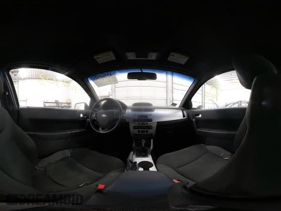 ✅ 2008 Ford Focus SE • VIN: 1FAHP33N58W146139 • Lot: 43760503. Wystawiony na IAAI z przebiegiem 191 727 mil. Bezpłatny archiwum sprzedaży aukcyjnych z USA i szczegółowy raport historii pojazdu na DreamBid. Zdjęcie 18.