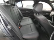 ✅ 2014 BMW 3 Series 328i • VIN: WBA3C1C59EK111544 • Lot: 93774705. Wystawiony na Copart z przebiegiem 147 456 mil. Bezpłatny archiwum sprzedaży aukcyjnych z USA i szczegółowy raport historii pojazdu na DreamBid. Zdjęcie 10.