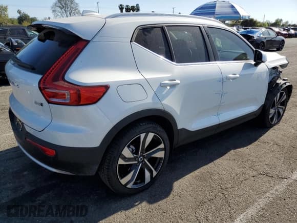✅ 2024 Volvo XC40 Ultimate Bright Theme • VIN: YV4L12UF8R2341133 • Lot: 52930115. Listed on Copart with 14,022 mi. Free auction sales archive from the USA and detailed vehicle history report at DreamBid. Image 3.