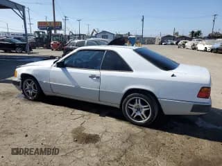 ✅ 1990 Mercedes-Benz 300 CE • VIN: WDBEA51D0LB167029 • Лот: 68581534. Опубликован ранее на Copart с пробегом 184 595 миль. Бесплатный доступ к архиву аукционных продаж из США и подробный отчёт об истории автомобиля на DreamBid. Изображение 2.