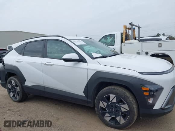 ✅ 2025 Hyundai Kona SEL • VIN: KM8HBCAB3SU199373 • Лот: 41729781. Опубликован ранее на IAAI с пробегом 21 635 миль. Бесплатный доступ к архиву аукционных продаж из США и подробный отчёт об истории автомобиля на DreamBid. Изображение 12.