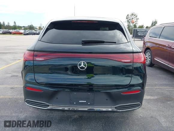 ✅ 2023 Mercedes-Benz EQE 500 • VIN: 4JGGM2CB8PA009184 • Lot: 43571742. Wystawiony na IAAI z przebiegiem 16 692 mil. Bezpłatny archiwum sprzedaży aukcyjnych z USA i szczegółowy raport historii pojazdu na DreamBid. Zdjęcie 17.