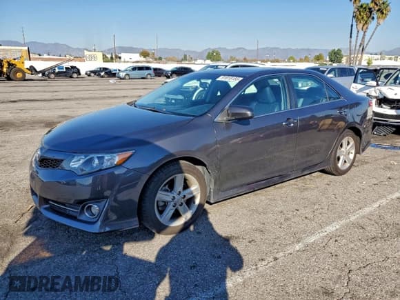 ✅ 2014 Toyota Camry SE • VIN: 4T1BF1FK0EU344879 • Лот: 91818155. Опубликован ранее на Copart с пробегом 120 930 миль. Бесплатный доступ к архиву аукционных продаж из США и подробный отчёт об истории автомобиля на DreamBid. Изображение 1.