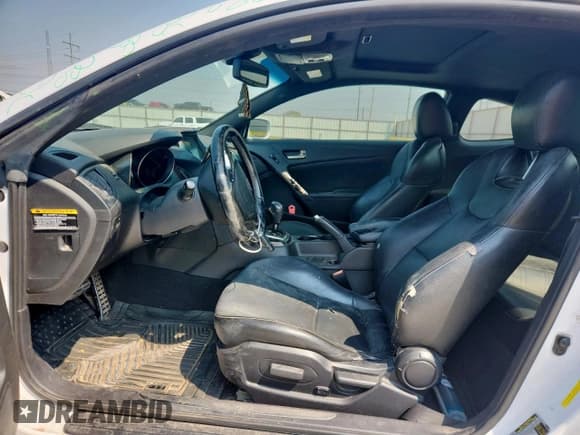 ✅ 2015 Hyundai Genesis Coupe 3.8L Base • VIN: KMHHU6KJ9FU125432 • Lot: 69663625. Listed on Copart with 118,119 mi. Free auction sales archive from the USA and detailed vehicle history report at DreamBid. Image 7.