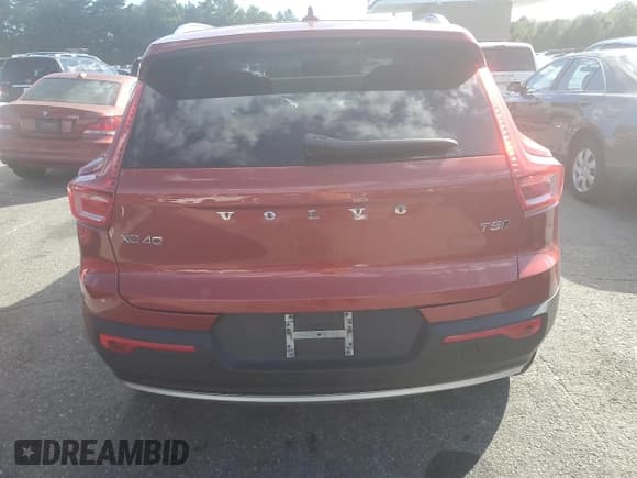 ✅ 2019 Volvo XC40 Momentum • VIN: YV4162UK1K2074820 • Lot: 84550215. Listed on Copart with 35,793 mi. Free auction sales archive from the USA and detailed vehicle history report at DreamBid. Image 6.