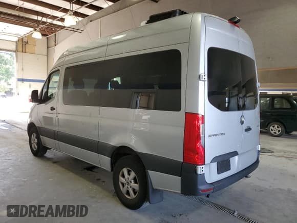 ✅ 2022 Mercedes-Benz Sprinter • VIN: W1Z4EFHY1NP511755 • Лот: 66149835. Опубликован ранее на Copart с пробегом 15 139 миль. Бесплатный доступ к архиву аукционных продаж из США и подробный отчёт об истории автомобиля на DreamBid. Изображение 2.