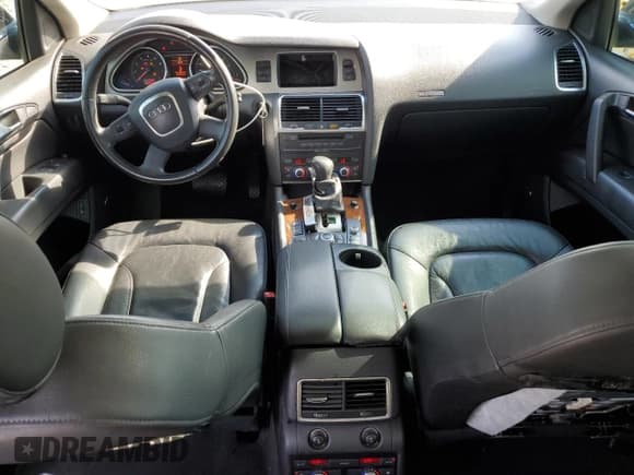 ✅ 2008 Audi Q7 Premium • VIN: WA1BY74L28D010915 • Lot: 81579635. Listed on Copart with 136,489 mi. Free auction sales archive from the USA and detailed vehicle history report at DreamBid. Image 8.