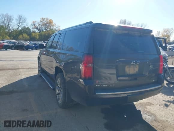 ✅ 2018 Chevrolet Suburban Premier • VIN: 1GNSKJKC9JR298536 • Лот: 43577245. Опубликован ранее на IAAI с пробегом 138 244 миль. Бесплатный доступ к архиву аукционных продаж из США и подробный отчёт об истории автомобиля на DreamBid. Изображение 3.